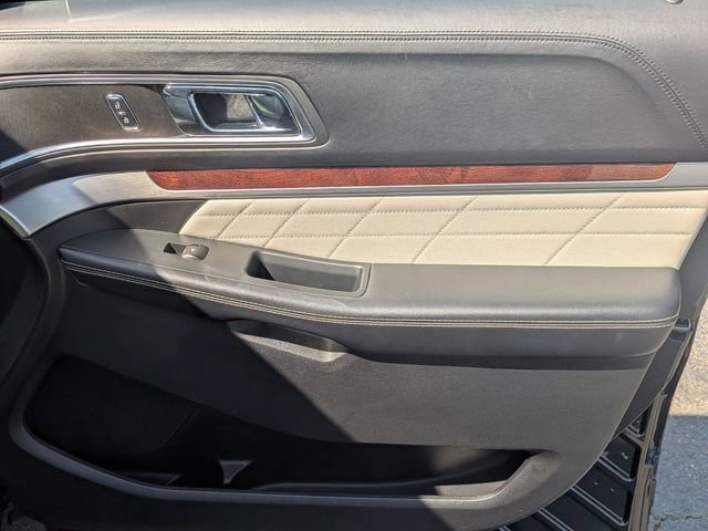 Used 2018 Ford Explorer Platinum AWD/4WD image 37