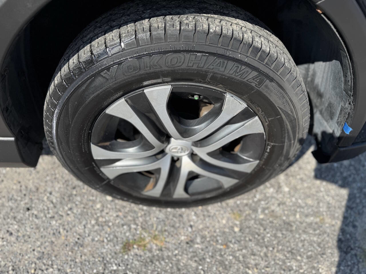 Used 2018 Toyota RAV4 LE image 58