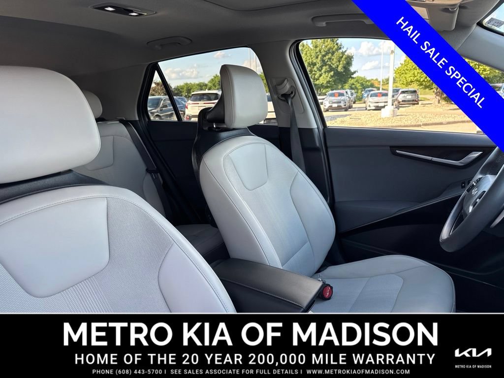 Used 2025 Kia Niro EX Touring FWD image 45