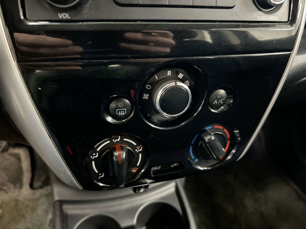 Used 2015 Nissan Versa Note SV FWD image 10