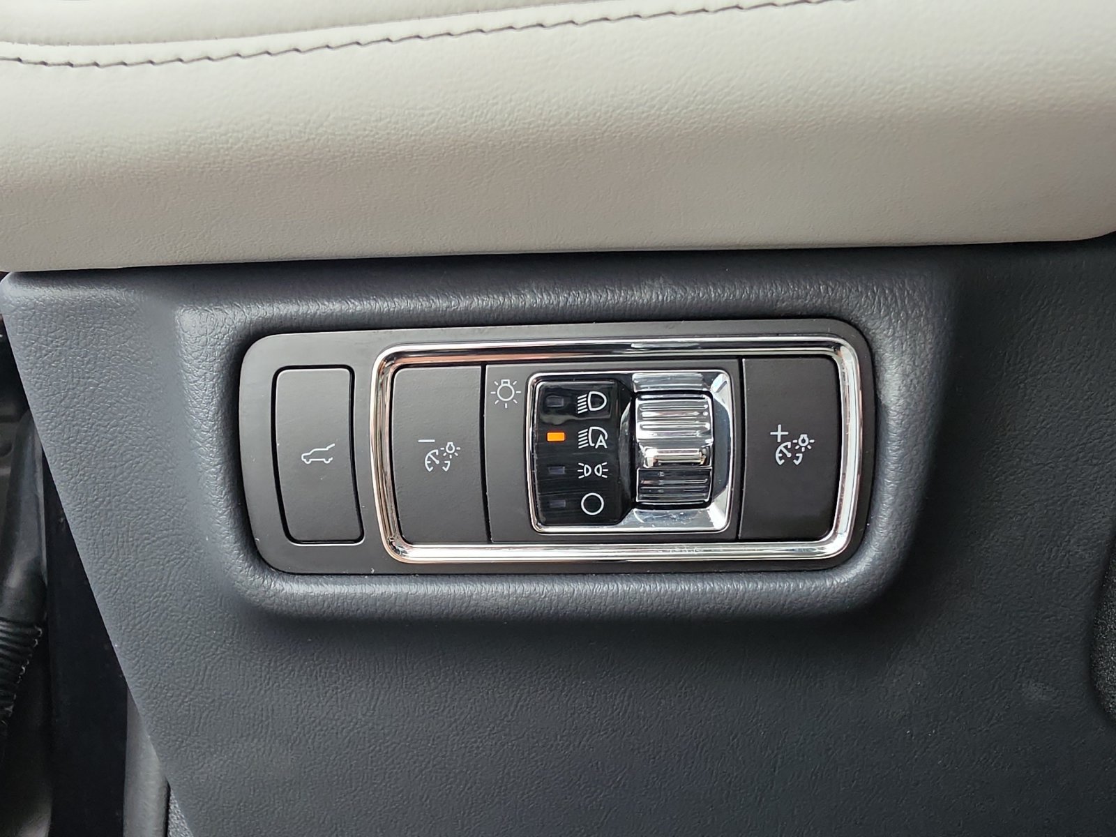 Used 2025 Lincoln Aviator Reserve w/ Jet Appearance Package AWD/4WD image 23