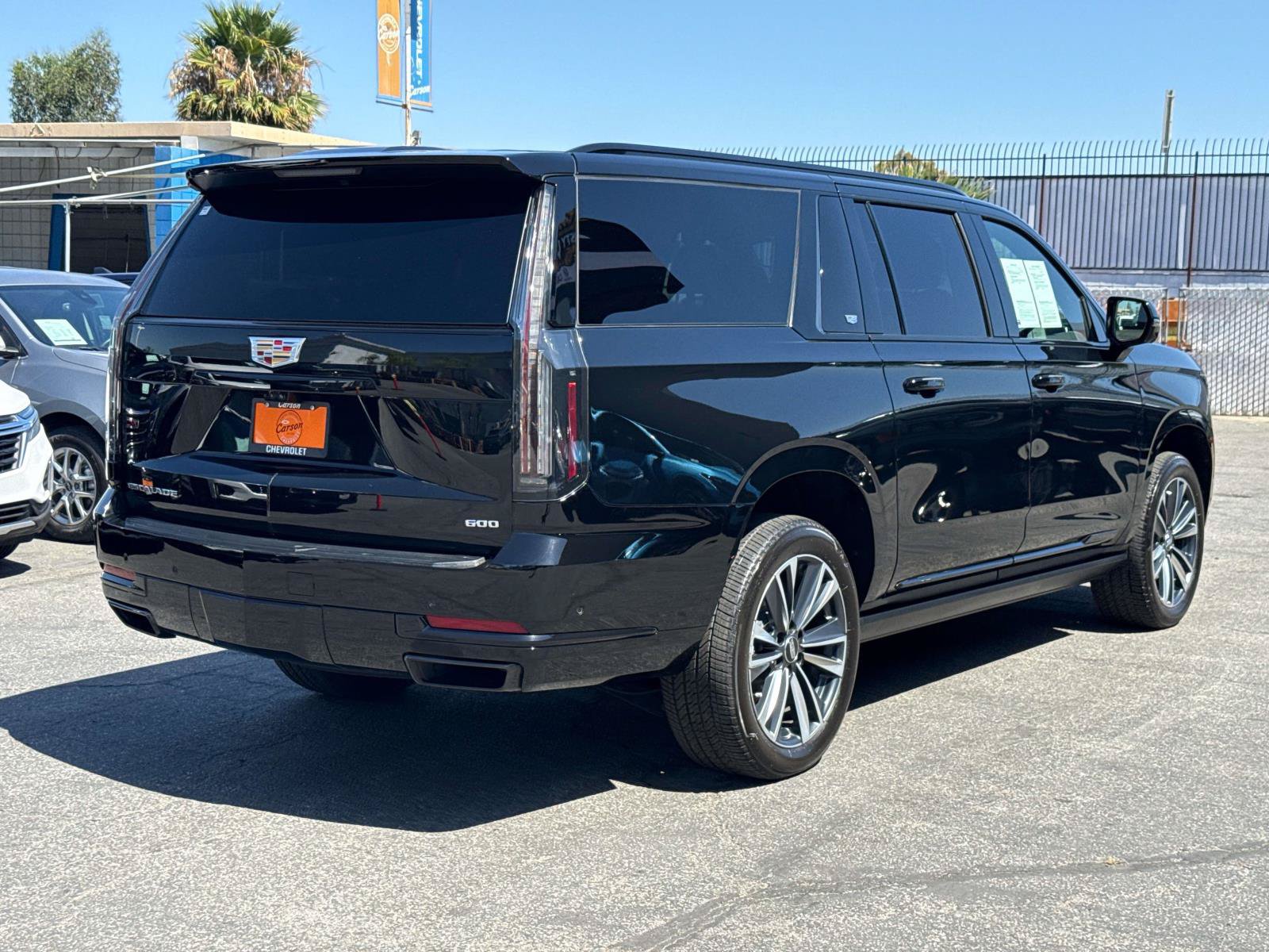 Used 2025 Cadillac Escalade ESV Sport AWD/4WD image 3