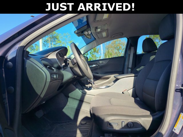 Used 2025 Chevrolet Malibu RS w/ LPO, Floor Liner Package image 9