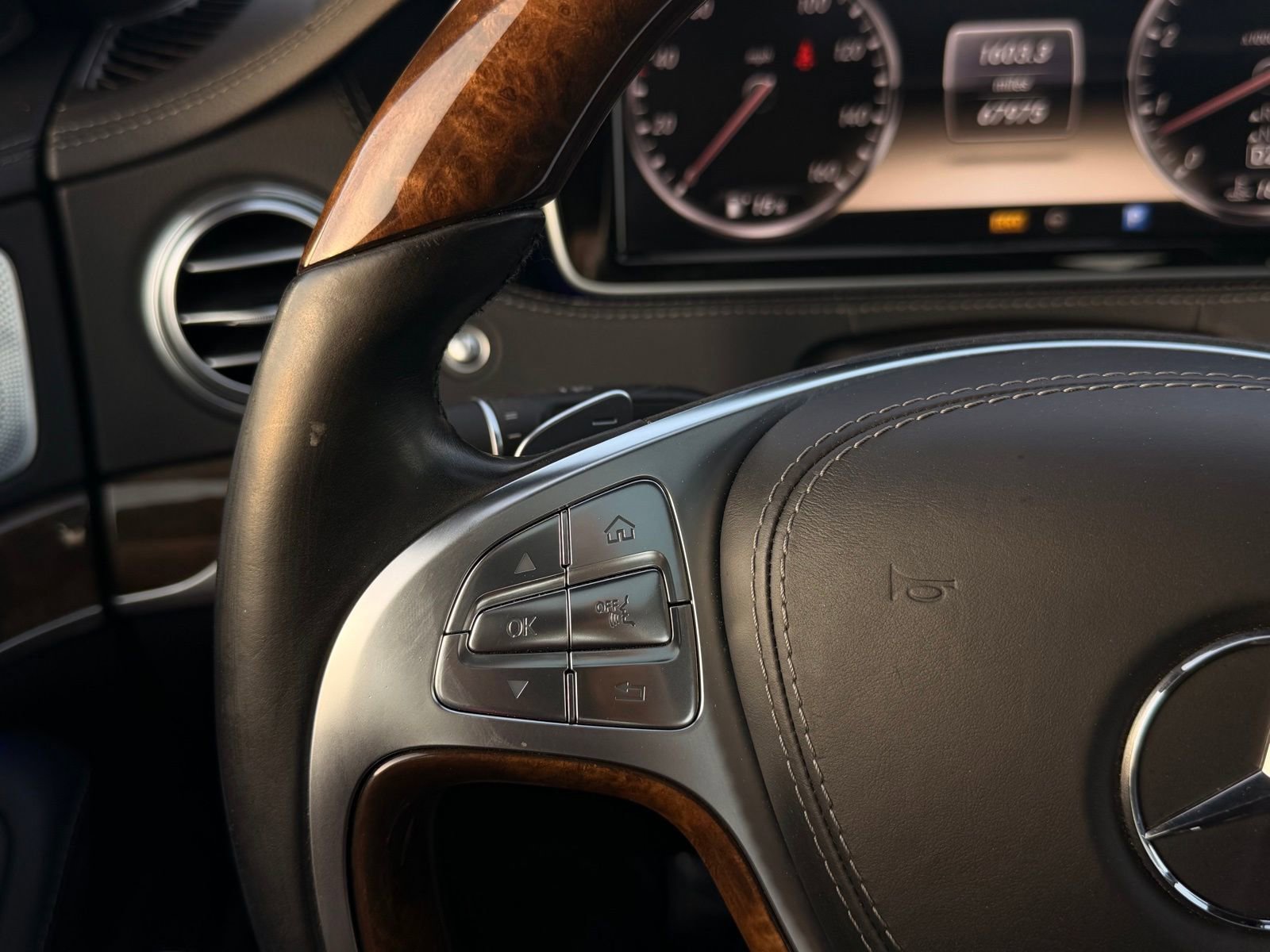 Used 2014 Mercedes-Benz S 550 Sedan w/ Sport Package w/ Sport Package image 43