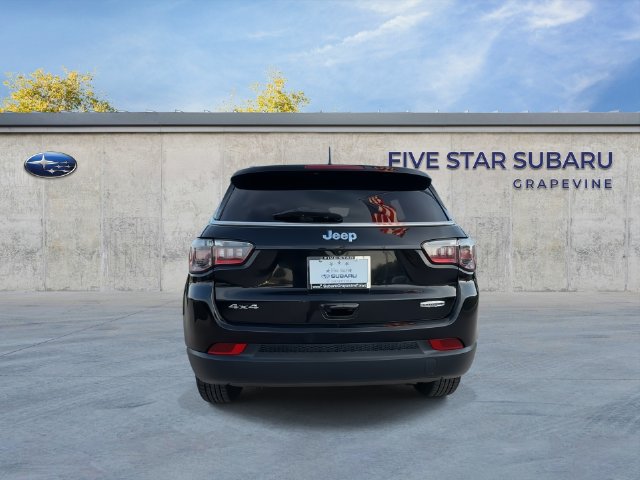 Used 2024 Jeep Compass Latitude AWD/4WD image 7