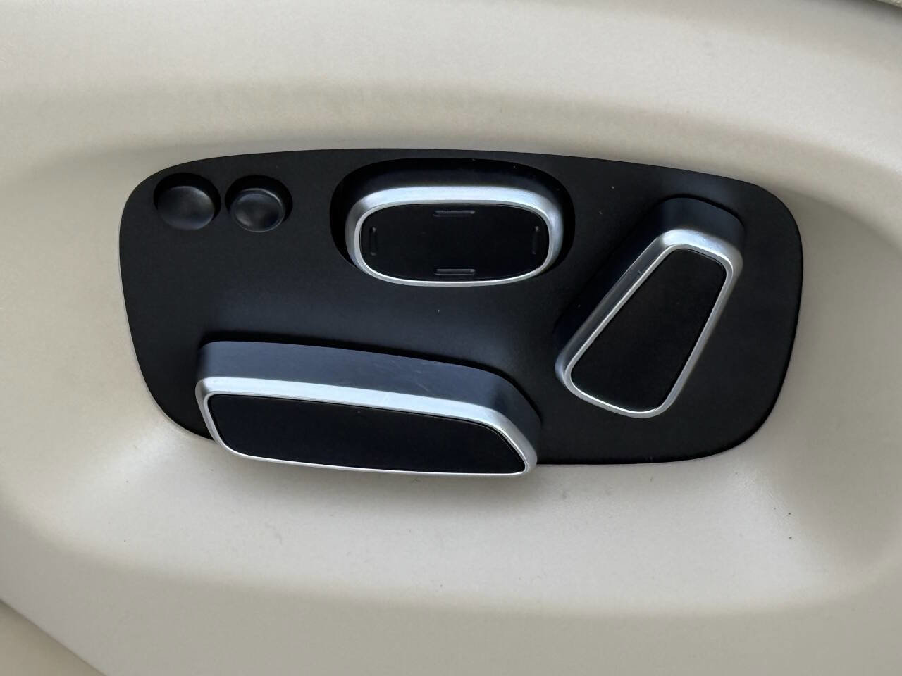 Used 2015 Land Rover Range Rover Supercharged image 9