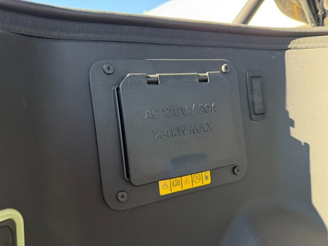 Used 2022 Ford F150 Lightning Platinum image 15