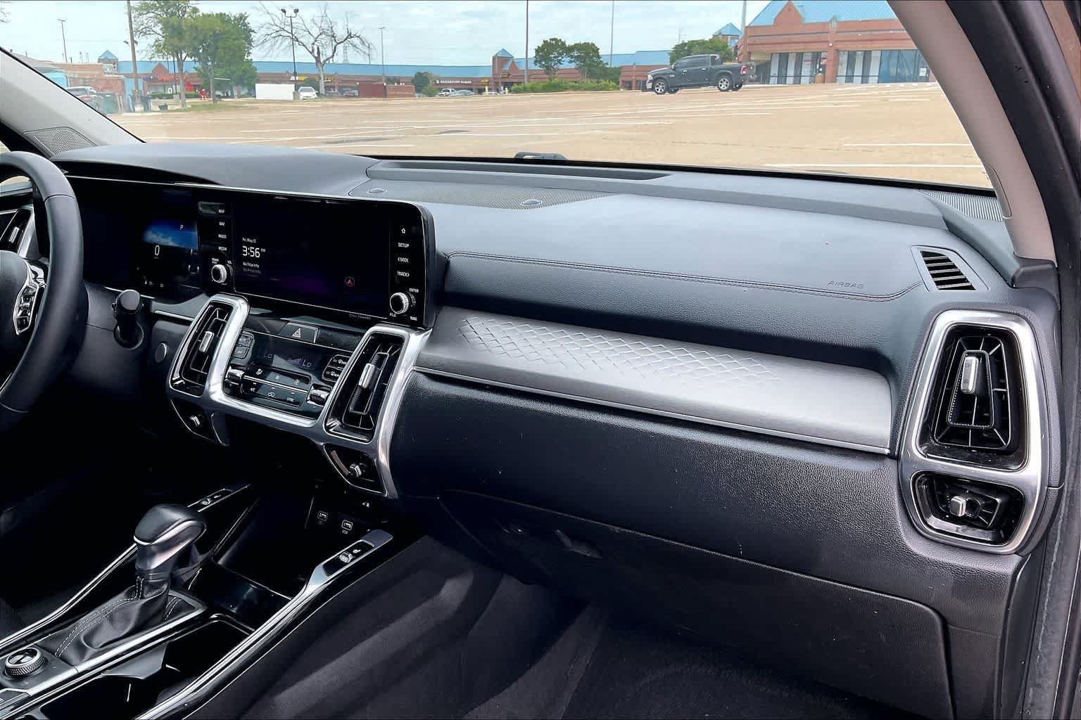 Certified 2023 Kia Sorento SX AWD/4WD image 22