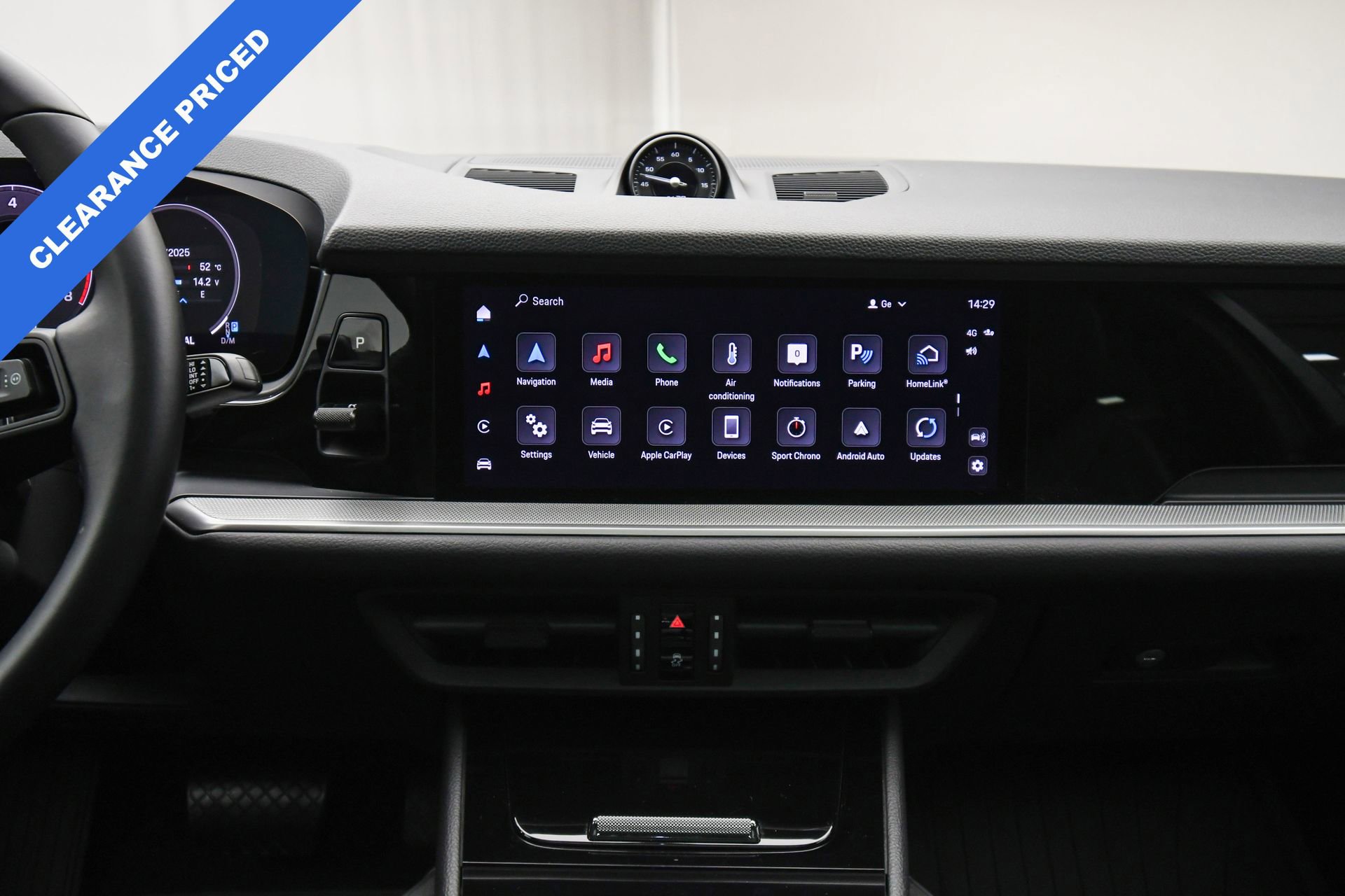 Used 2024 Porsche Cayenne Coupe image 38