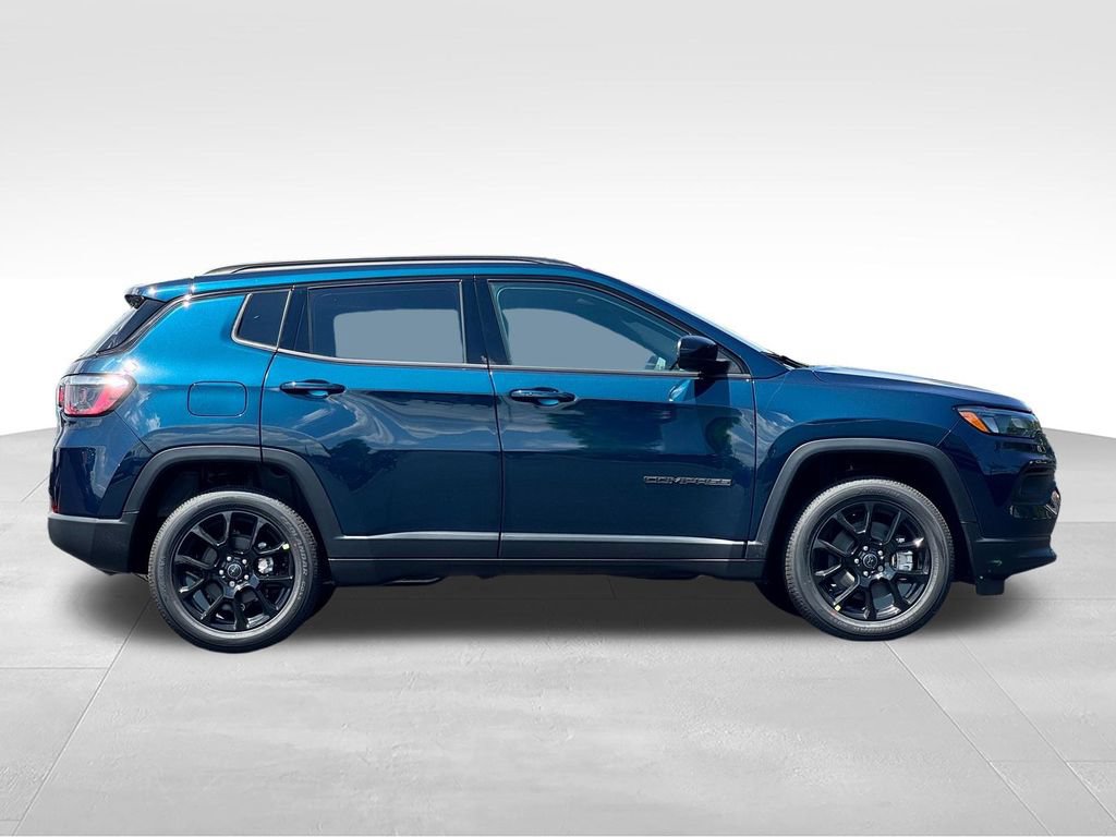 New 2026 Jeep Compass Latitude AWD/4WD image 8