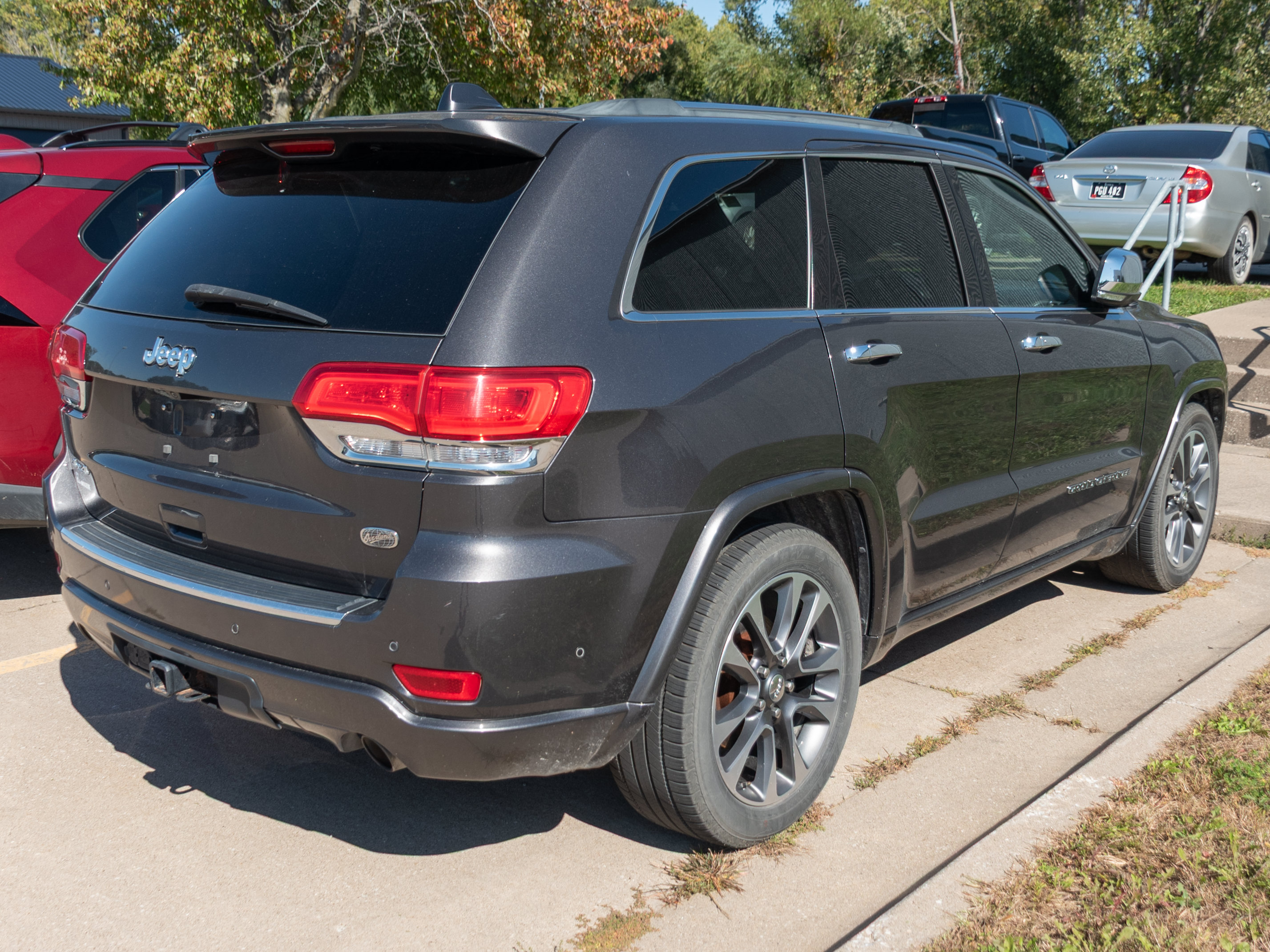 Used 2018 Jeep Grand Cherokee Overland AWD/4WD image 7