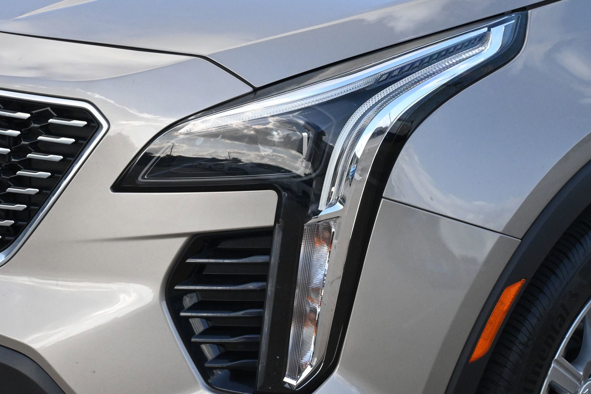 Certified 2023 Cadillac XT4 Premium Luxury FWD image 28