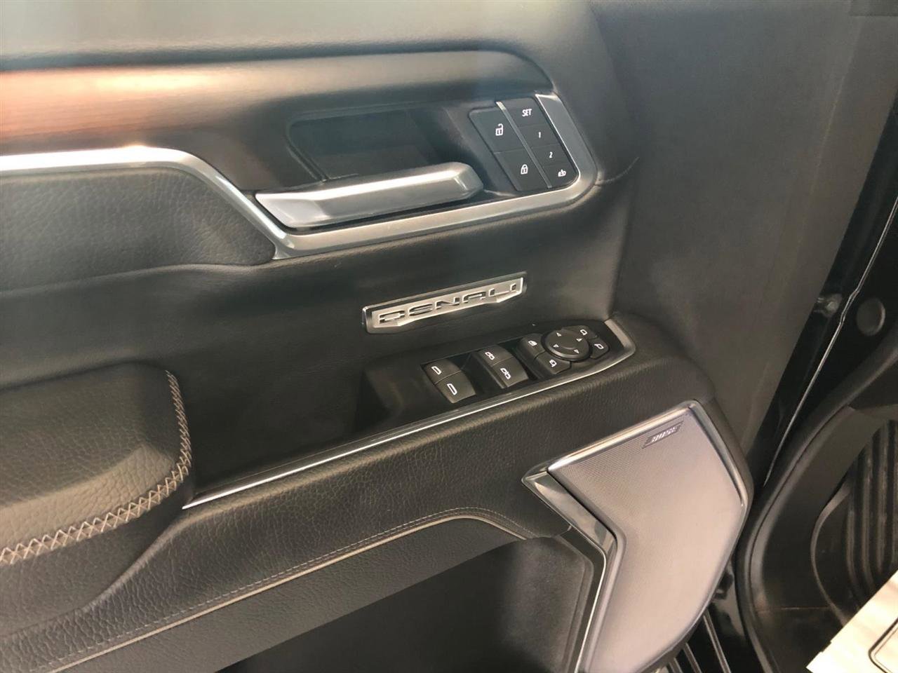Used 2025 GMC Sierra 1500 Denali image 6