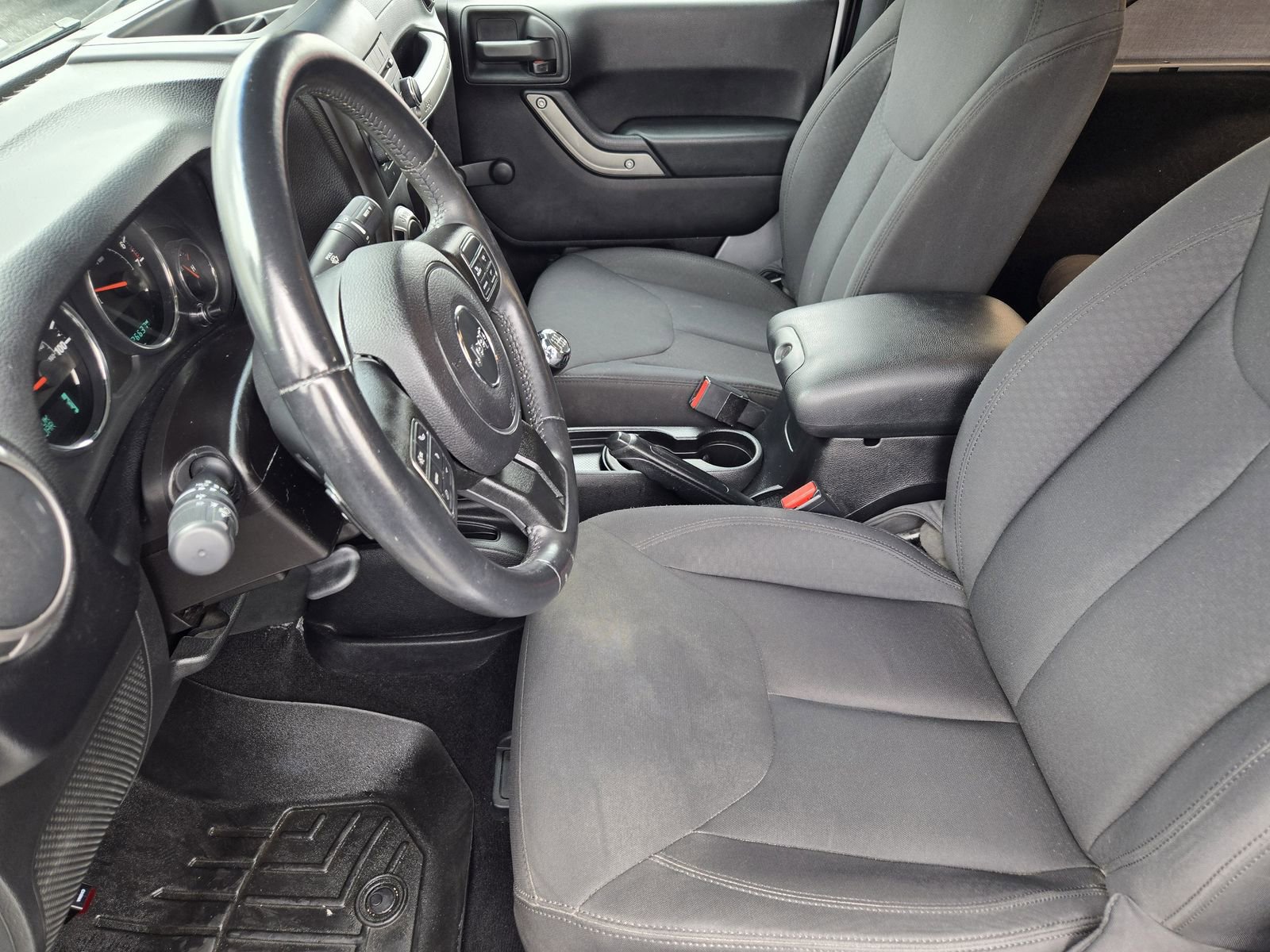 Used 2015 Jeep Wrangler Sport w/ Connectivity Group AWD/4WD image 13