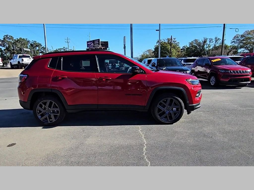 New 2026 Jeep Compass Latitude AWD/4WD image 33