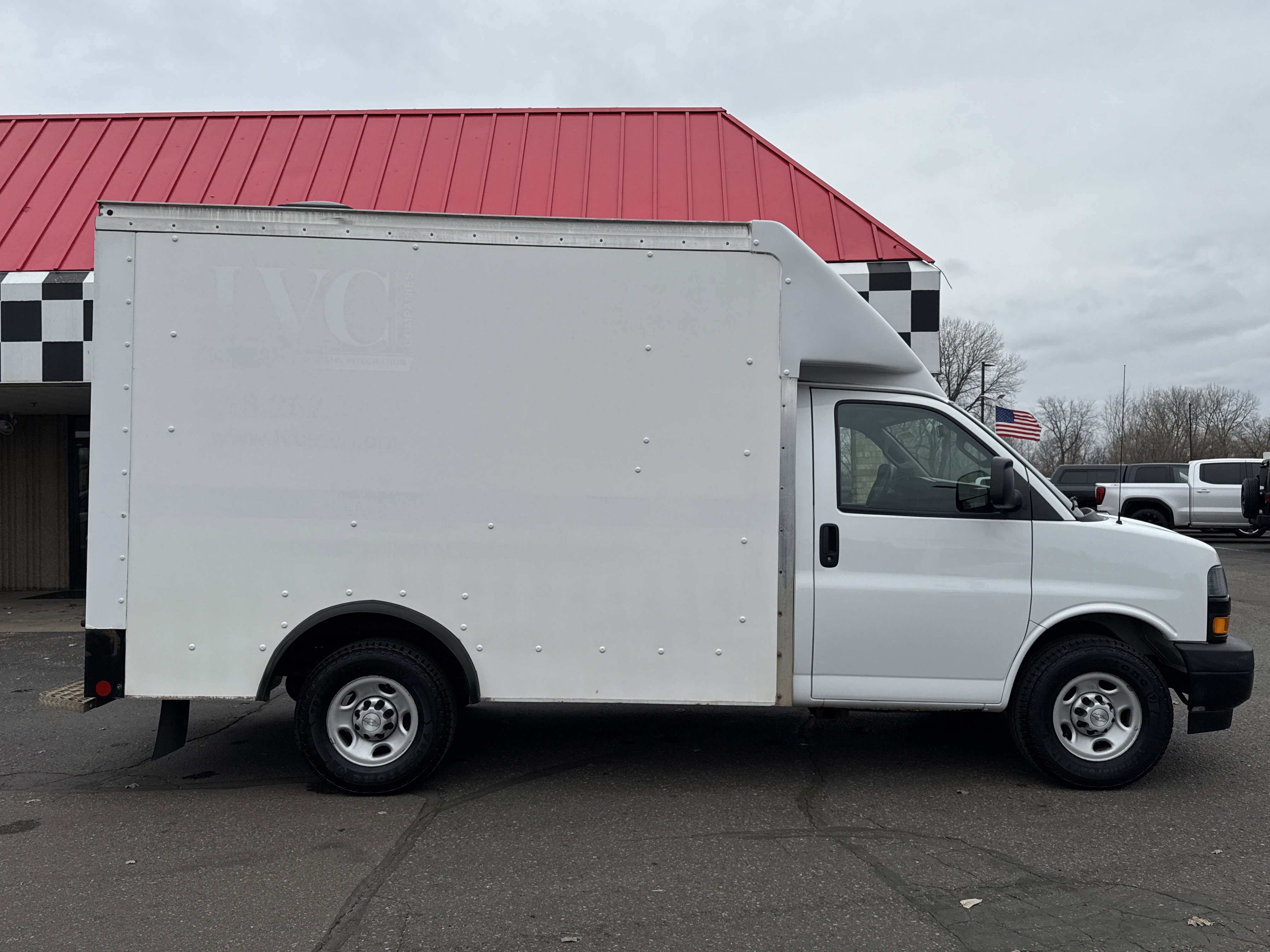 Used 2019 Chevrolet Express 3500 w/ Driver Convenience Package RWD image 8