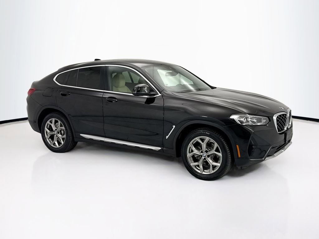 Used 2022 BMW X4 xDrive30i w/ Convenience Package AWD/4WD image 3