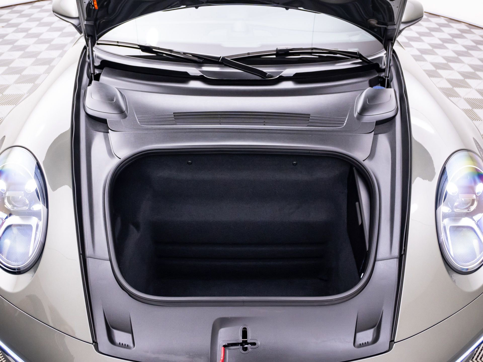 Certified 2020 Porsche 911 Carrera 4S image 31