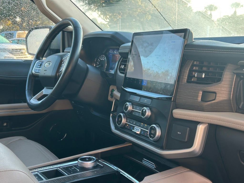 Used 2023 Ford Expedition Max Limited image 28
