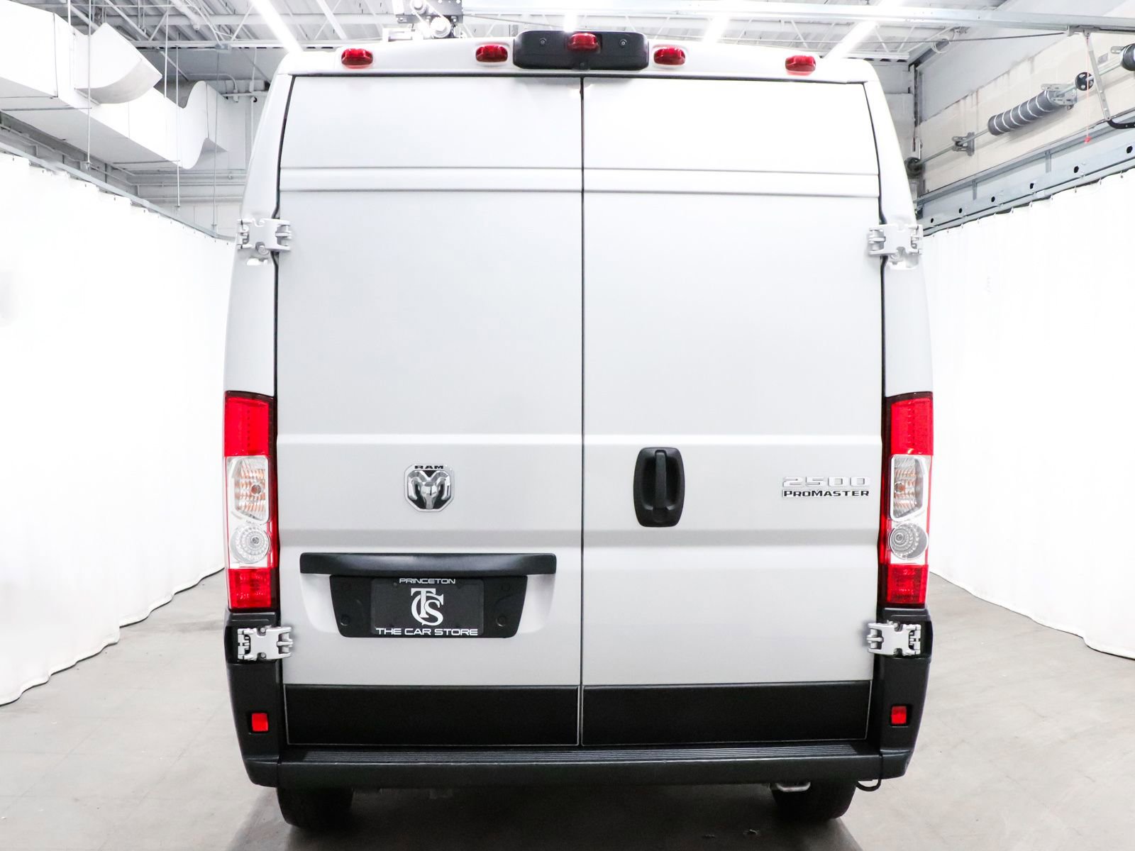 Used 2023 RAM ProMaster 2500 FWD image 5