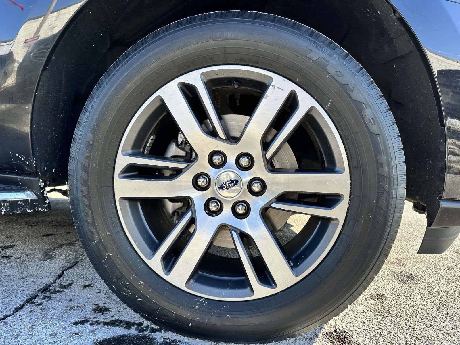 Used 2023 Ford Expedition Limited image 7