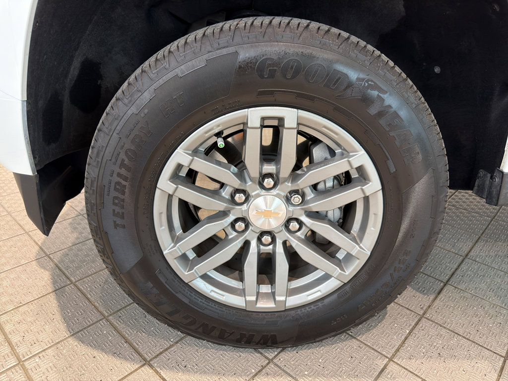 Used 2024 Chevrolet Colorado LT w/ LT Convenience Package II image 9