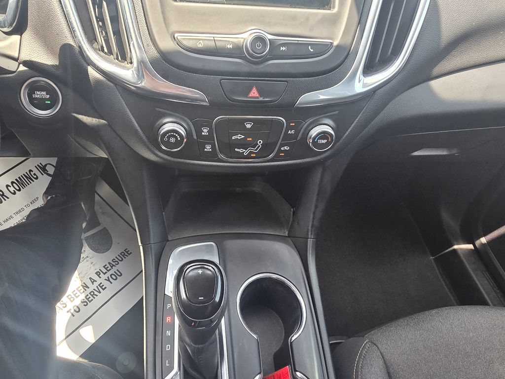 Used 2019 Chevrolet Equinox LT FWD image 16