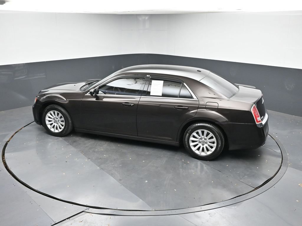 Used 2013 Chrysler 300 Base image 34