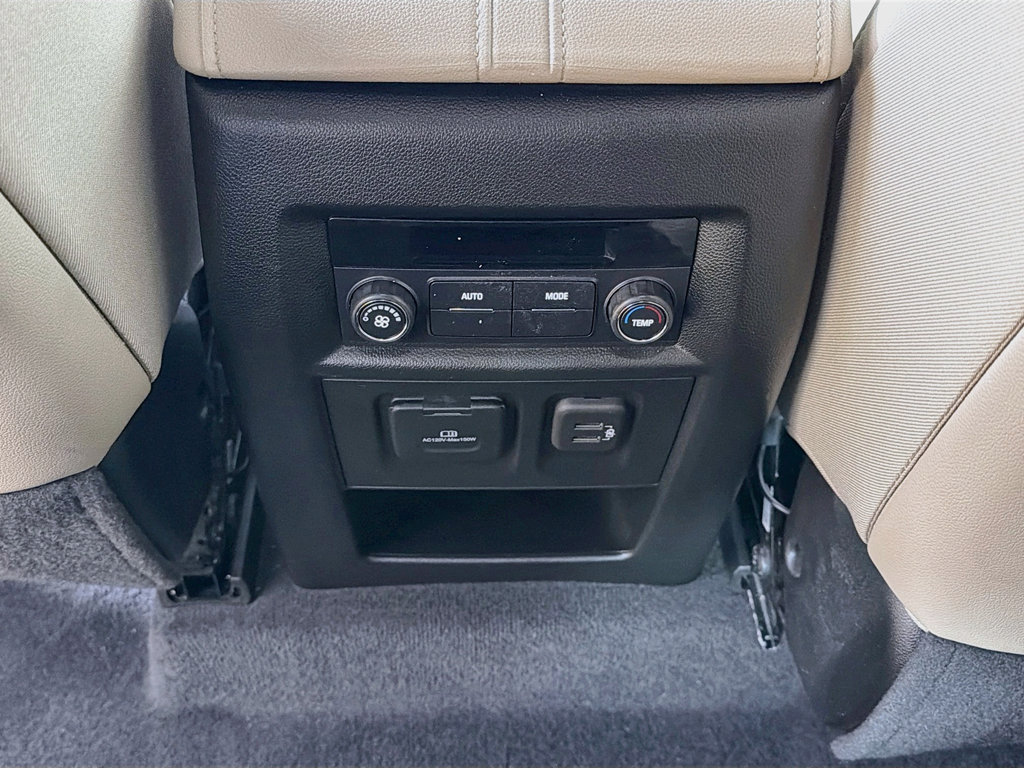 Used 2023 Chevrolet Traverse LT w/ LT Premium Package FWD image 42