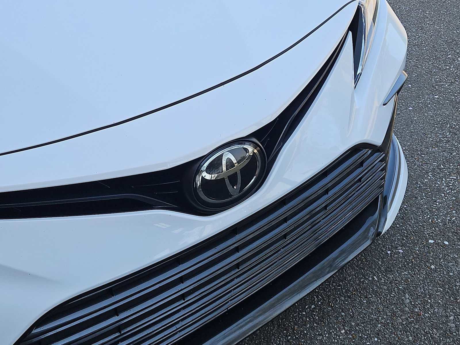 Used 2022 Toyota Camry LE image 12