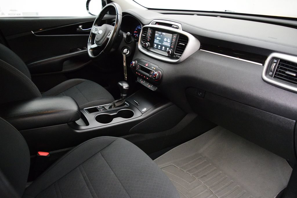 Used 2019 Kia Sorento FWD w/ LX Convenience Package image 16