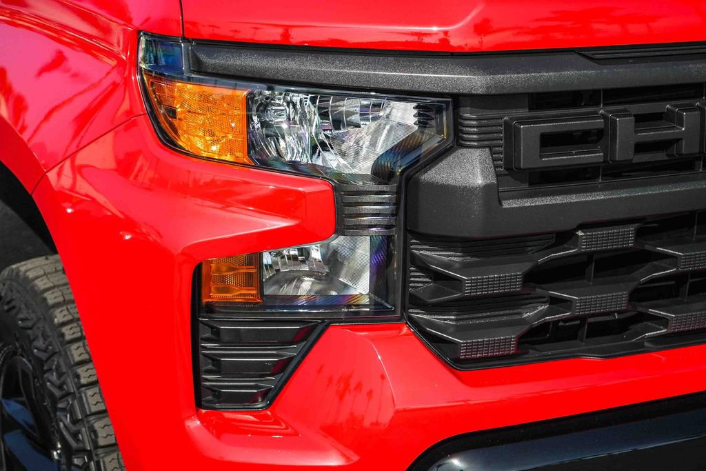 Used 2025 Chevrolet Silverado 1500 Custom Trail Boss AWD/4WD image 8