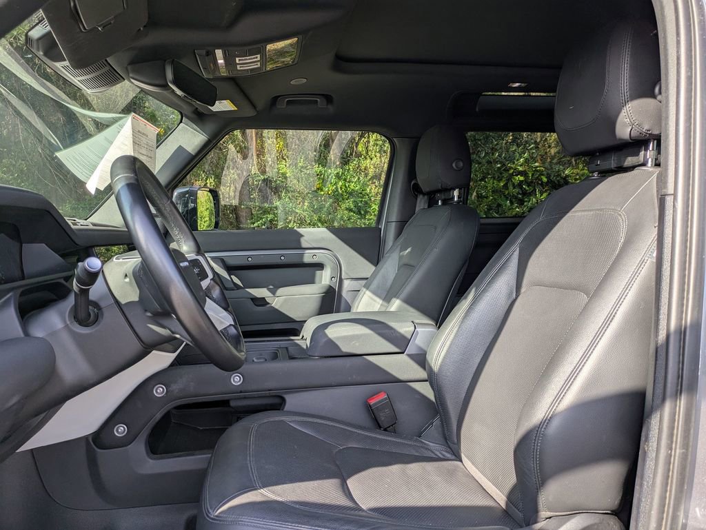 Used 2023 Land Rover Defender 90 S image 15