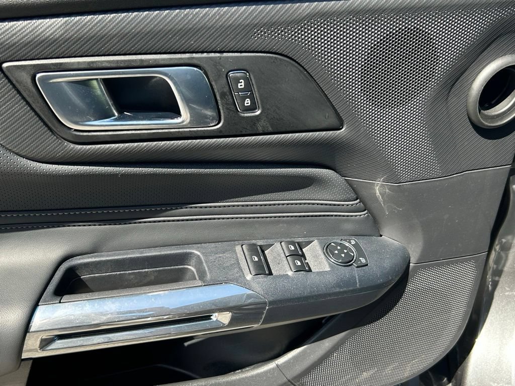 Used 2025 Ford Mustang Premium RWD image 16