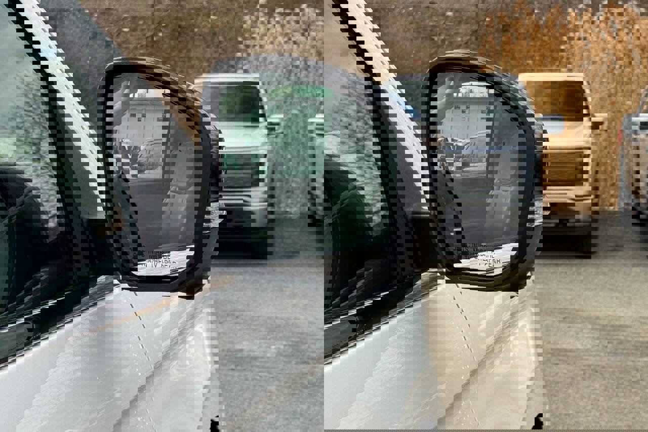 Used 2025 Ford Expedition Active image 12