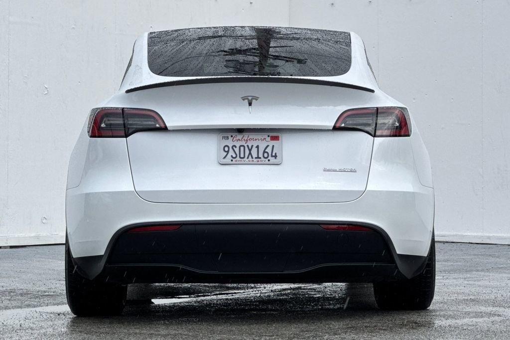 Used 2025 Tesla Model Y Performance image 4