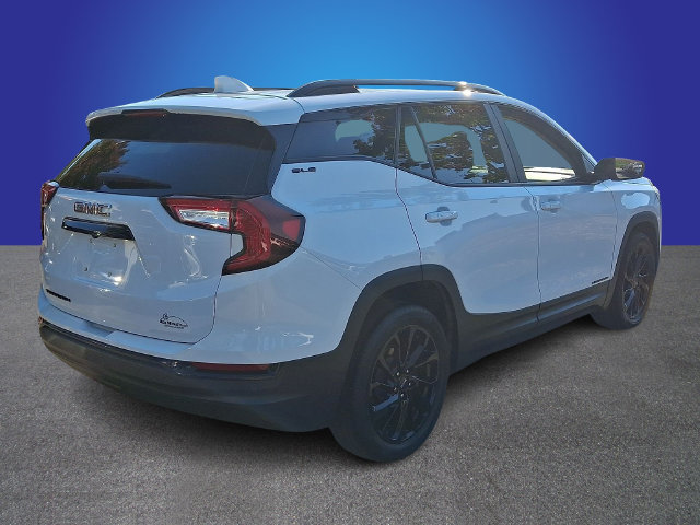 Used 2023 GMC Terrain SLE w/ Driver Convenience Package FWD image 4