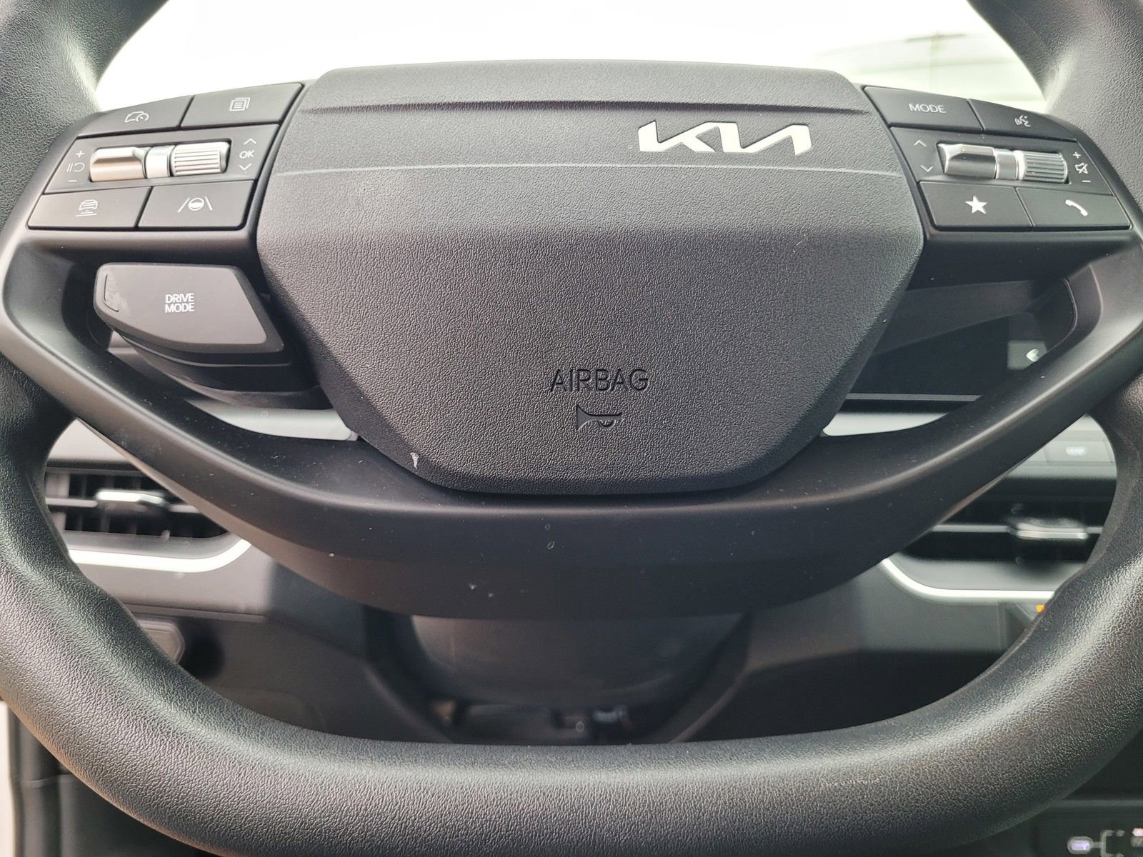 Used 2025 Kia K4 FWD image 32