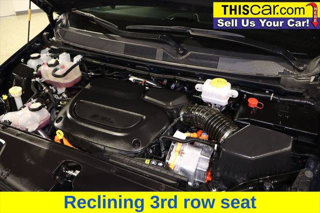 Used 2025 Chrysler Pacifica Pinnacle FWD image 35