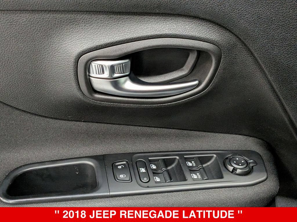 Used 2018 Jeep Renegade Latitude w/ Cold Weather Group AWD/4WD image 15
