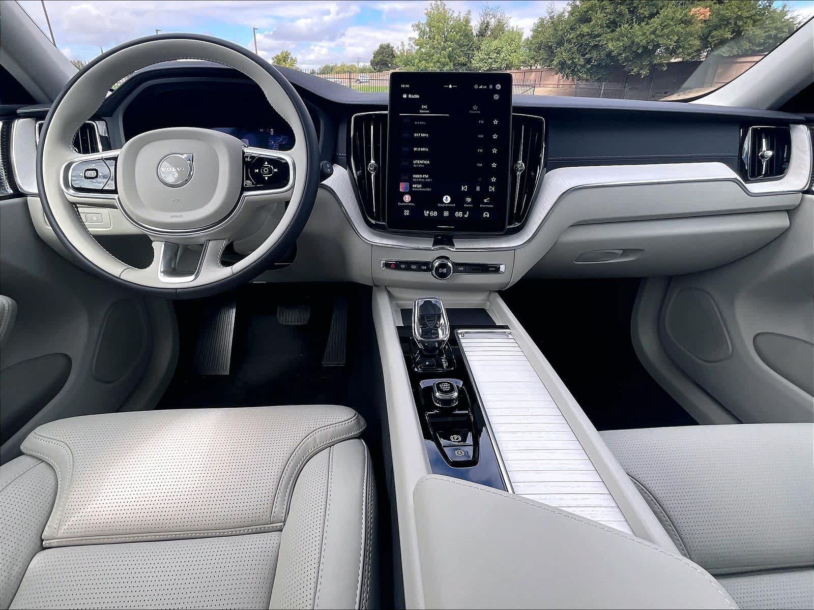 New 2027 Volvo XC60 T8 Ultra AWD/4WD image 7