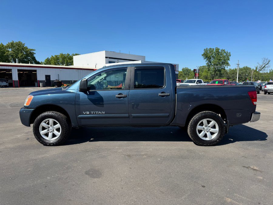 Used 2014 Nissan Titan SV AWD/4WD image 2