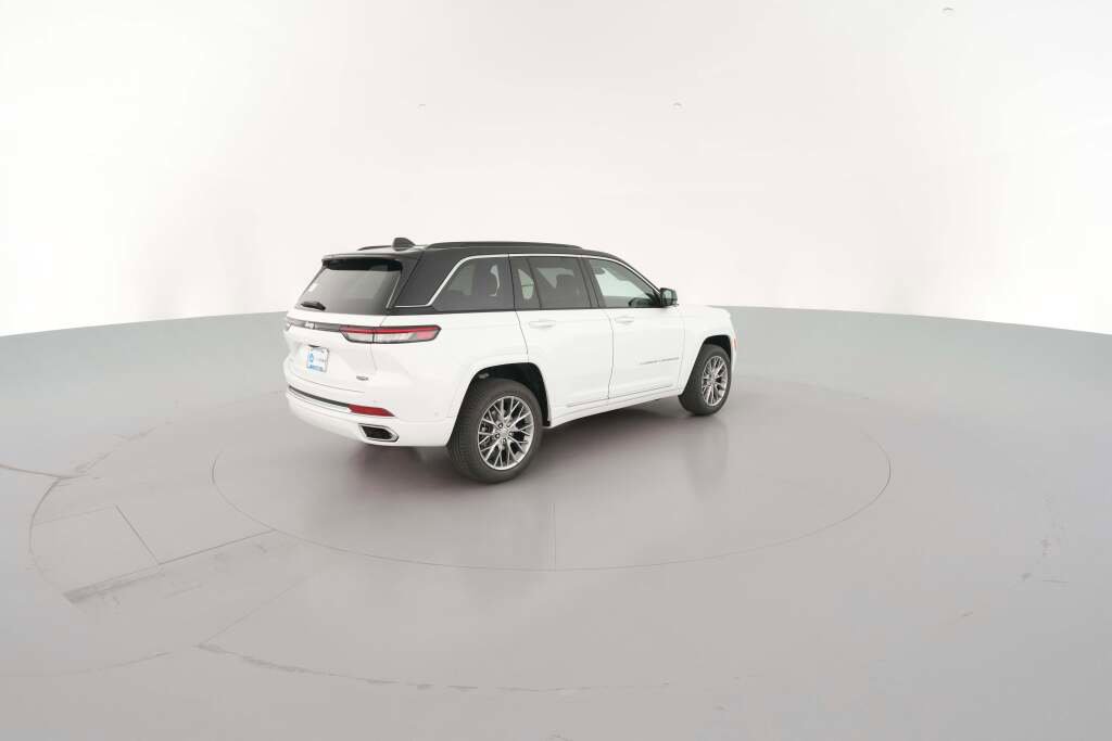 New 2025 Jeep Grand Cherokee Summit w/ Luxury Tech Group V image 12