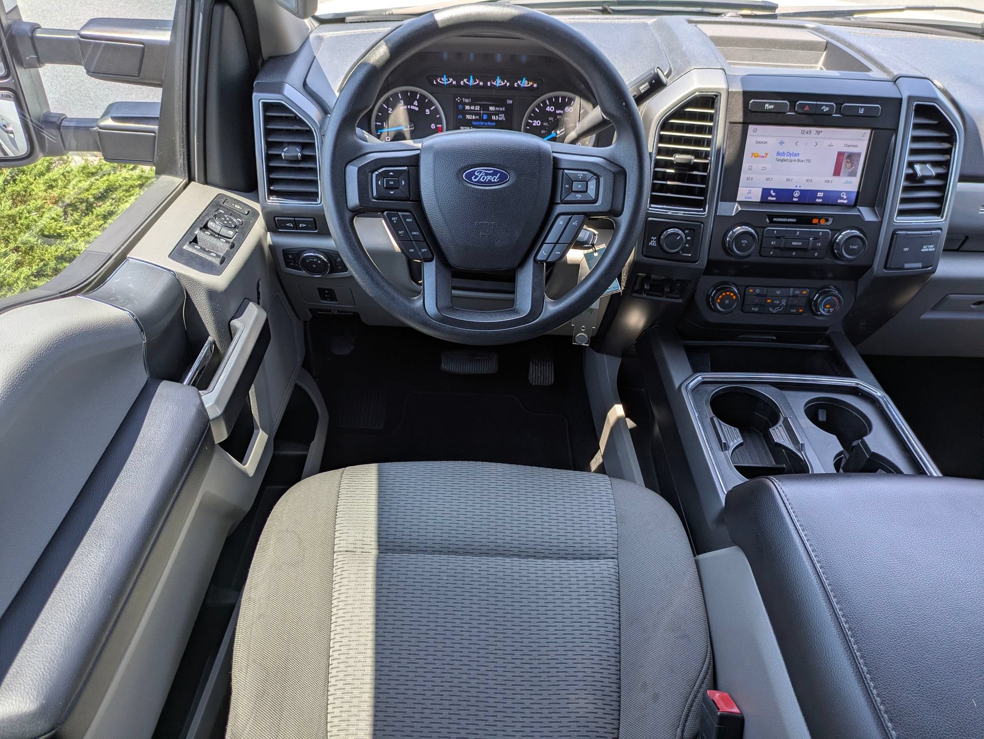 Certified 2020 Ford F250 XLT w/ XLT Premium Package AWD/4WD image 20