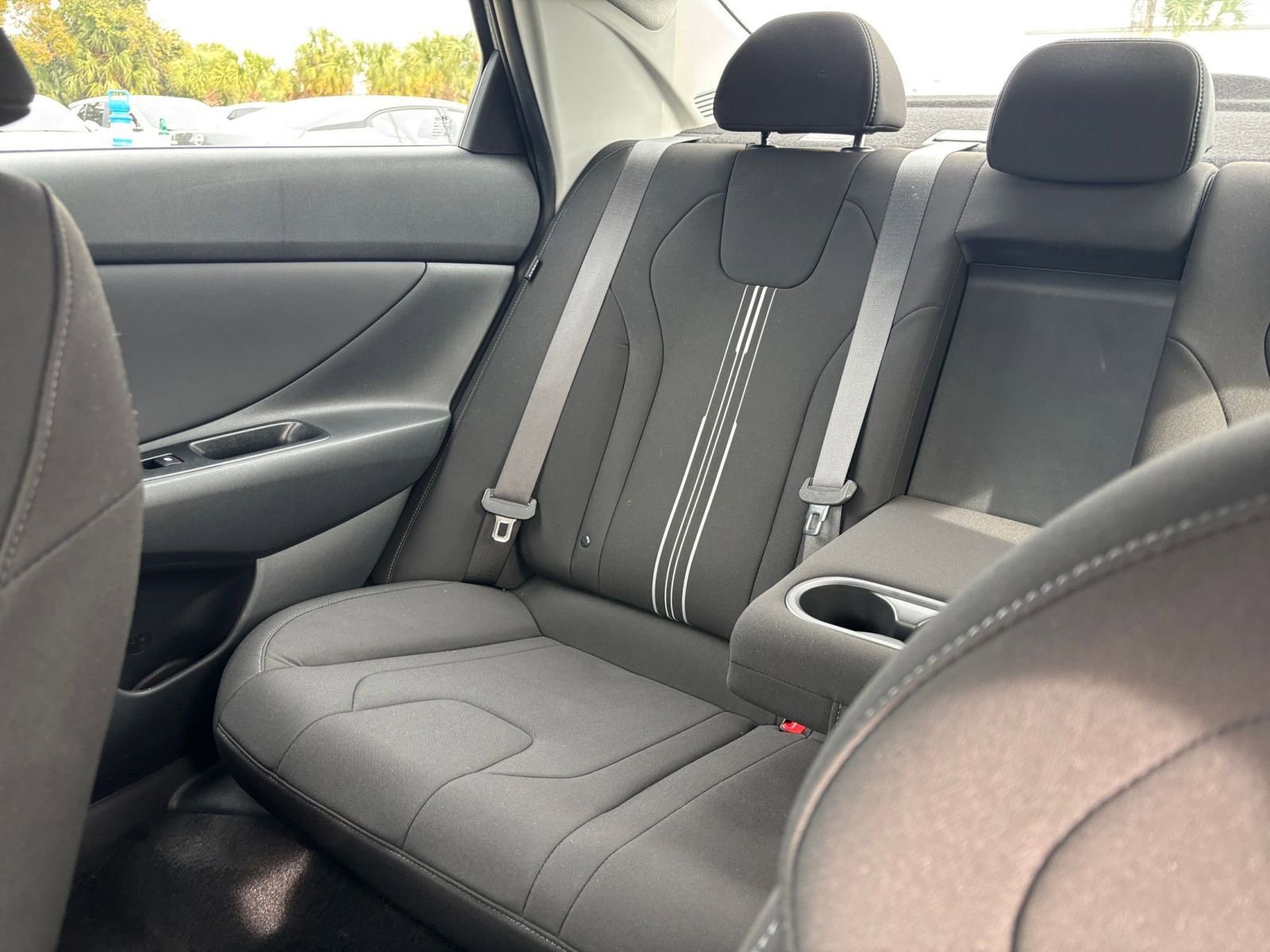 Used 2025 Hyundai Elantra SEL image 40