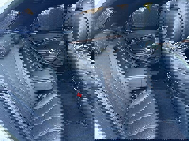 Used 2015 Mercedes-Benz S 550 Sedan image 20