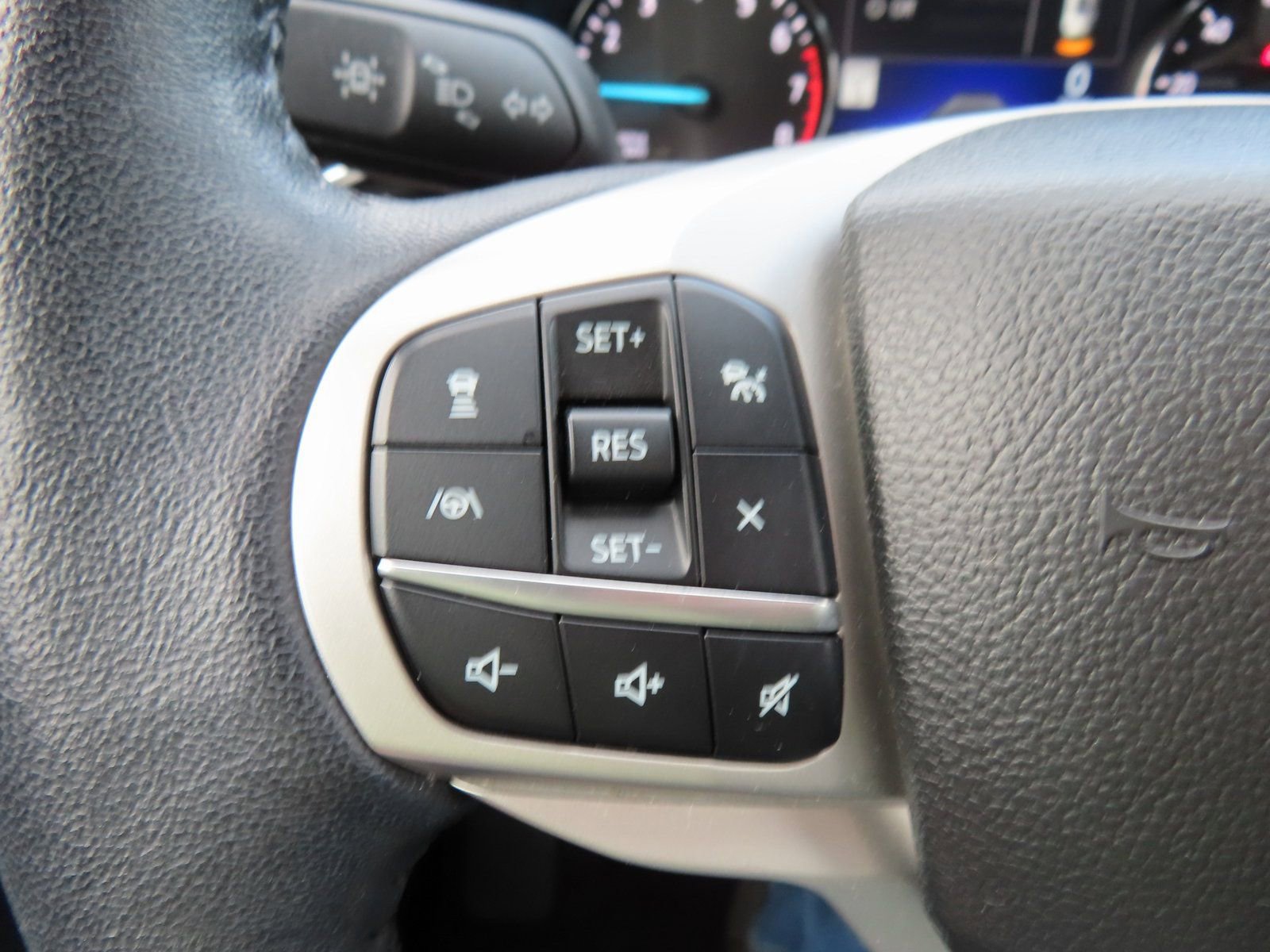 Used 2023 Ford Explorer XLT w/ Equipment Group 202A image 18