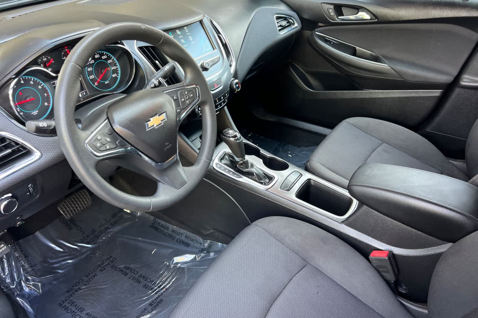 Used 2018 Chevrolet Cruze LT FWD image 11