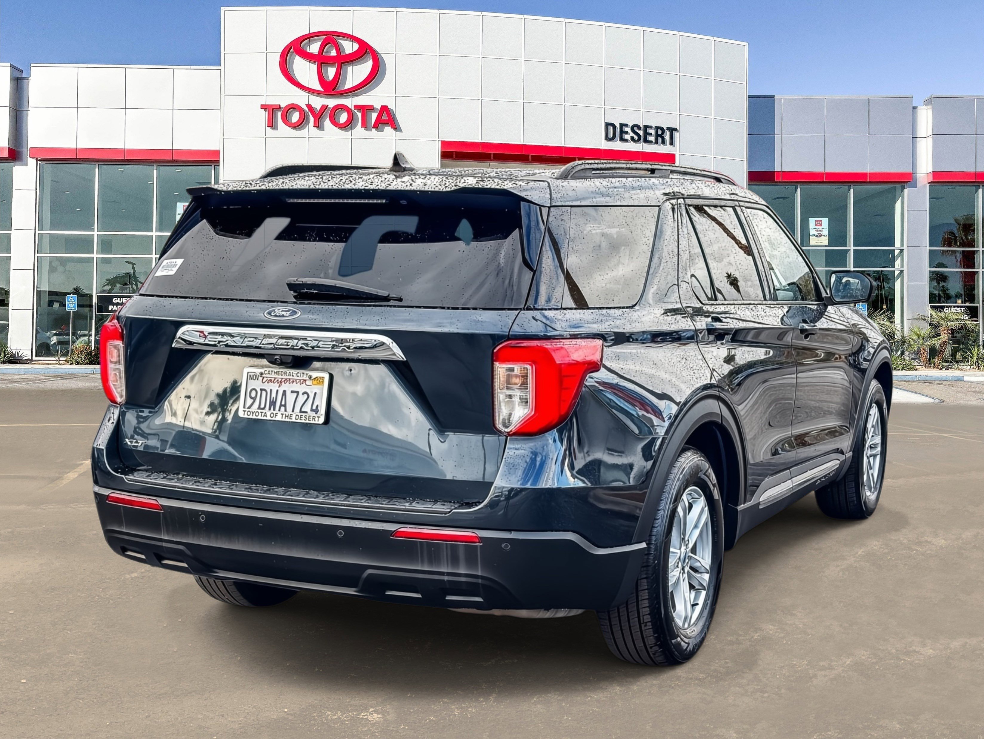 Used 2022 Ford Explorer XLT image 7