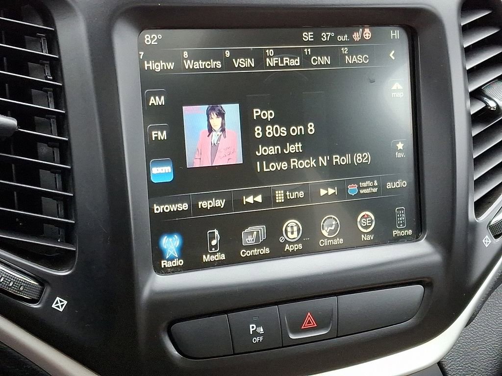 Used 2017 Jeep Cherokee Limited w/ Luxury Group image 19